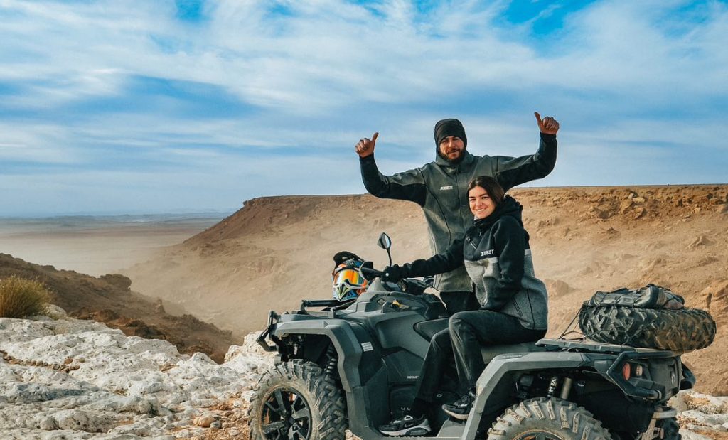 2C7210D9-0F19-46B5-B2F7-C123A2039B52